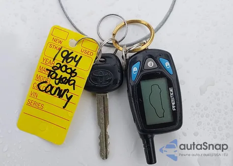 2006 Toyota Sequoia Limited V8 z USA, uszkodzony, nr VIN 5TDBT48A26S270518